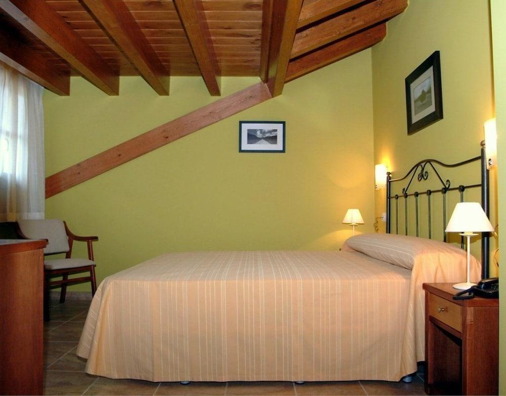 San Roque del Acebal Hostal Europa מראה חיצוני תמונה