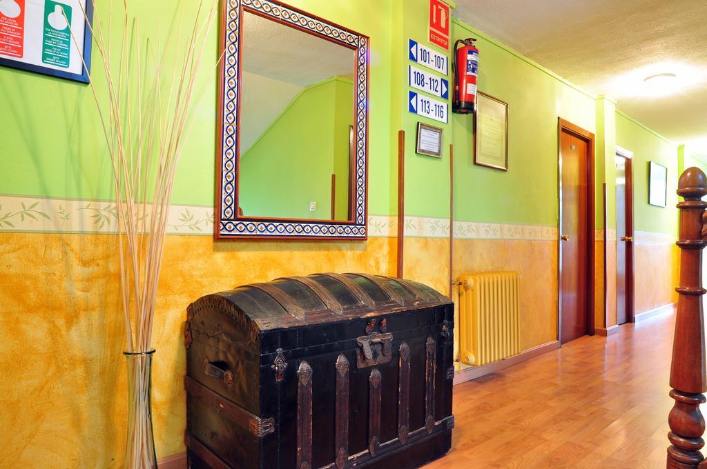 San Roque del Acebal Hostal Europa מראה חיצוני תמונה