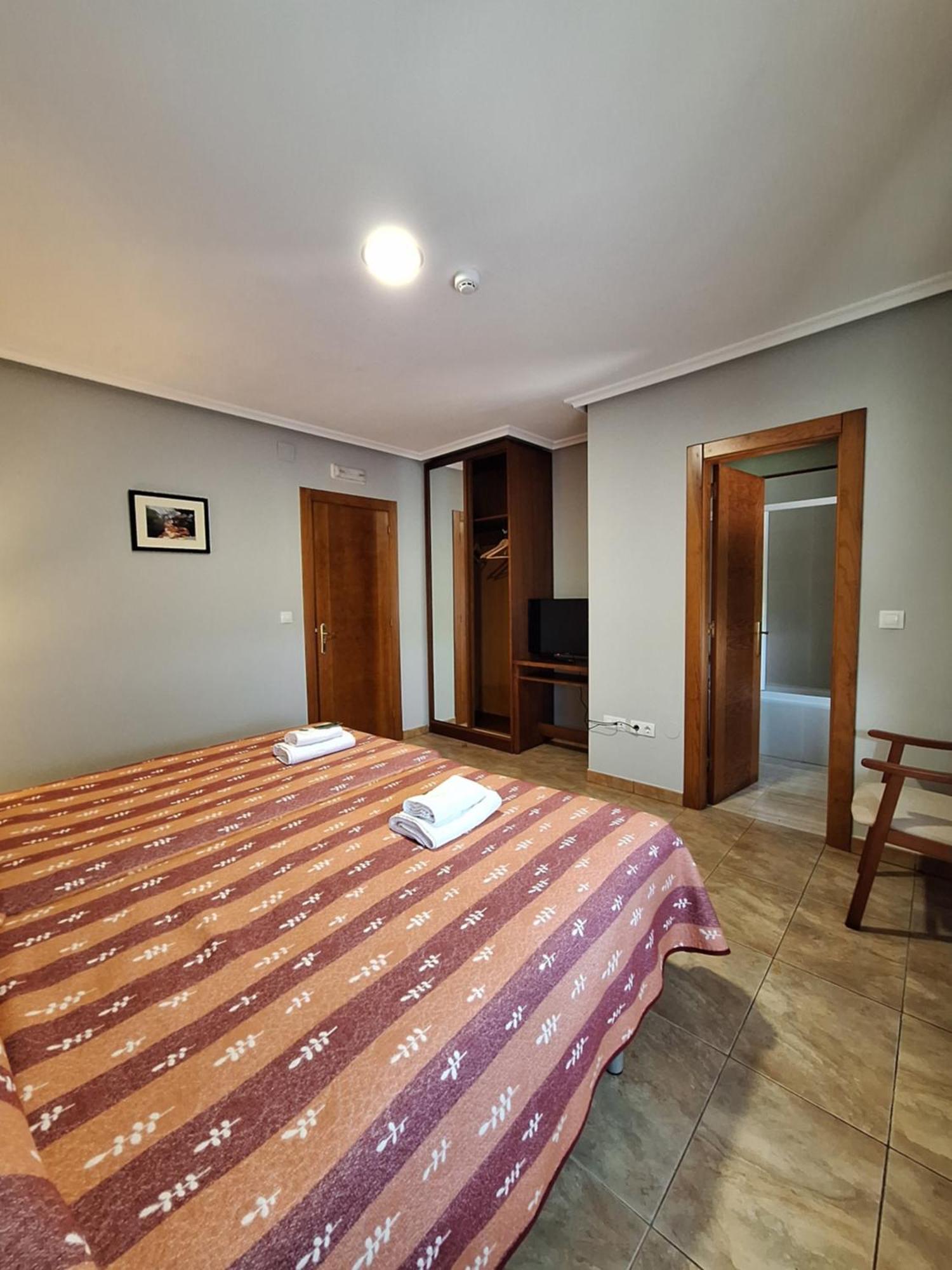 San Roque del Acebal Hostal Europa מראה חיצוני תמונה
