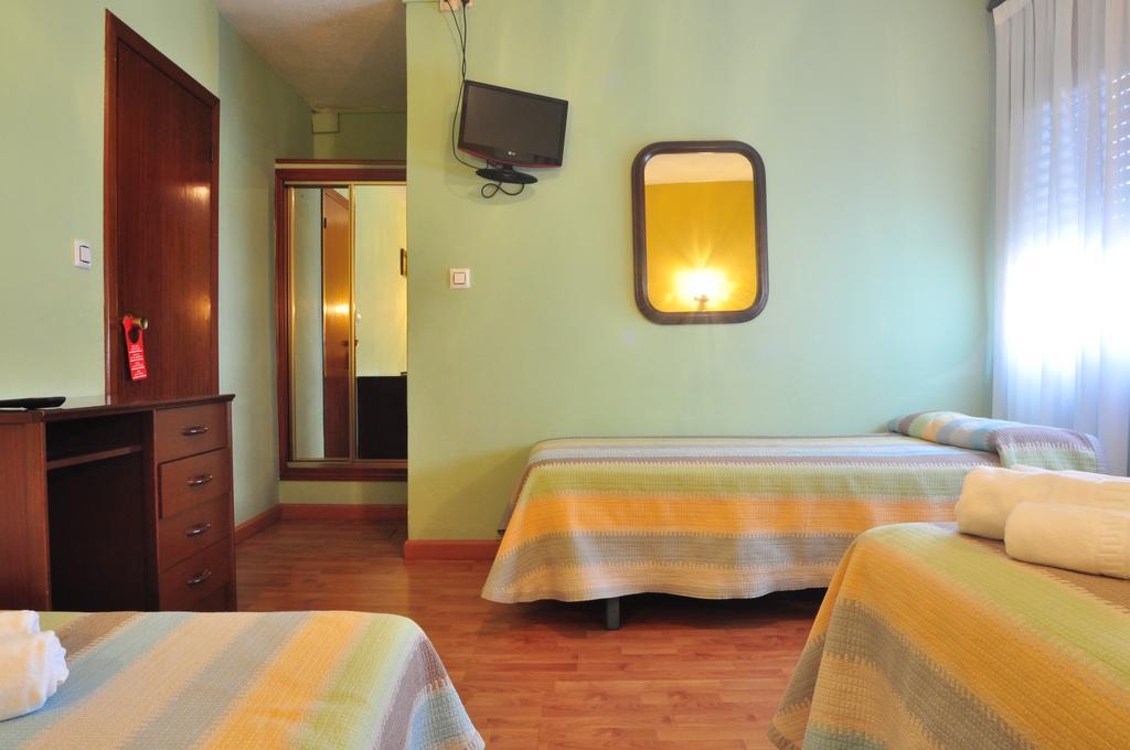 San Roque del Acebal Hostal Europa מראה חיצוני תמונה
