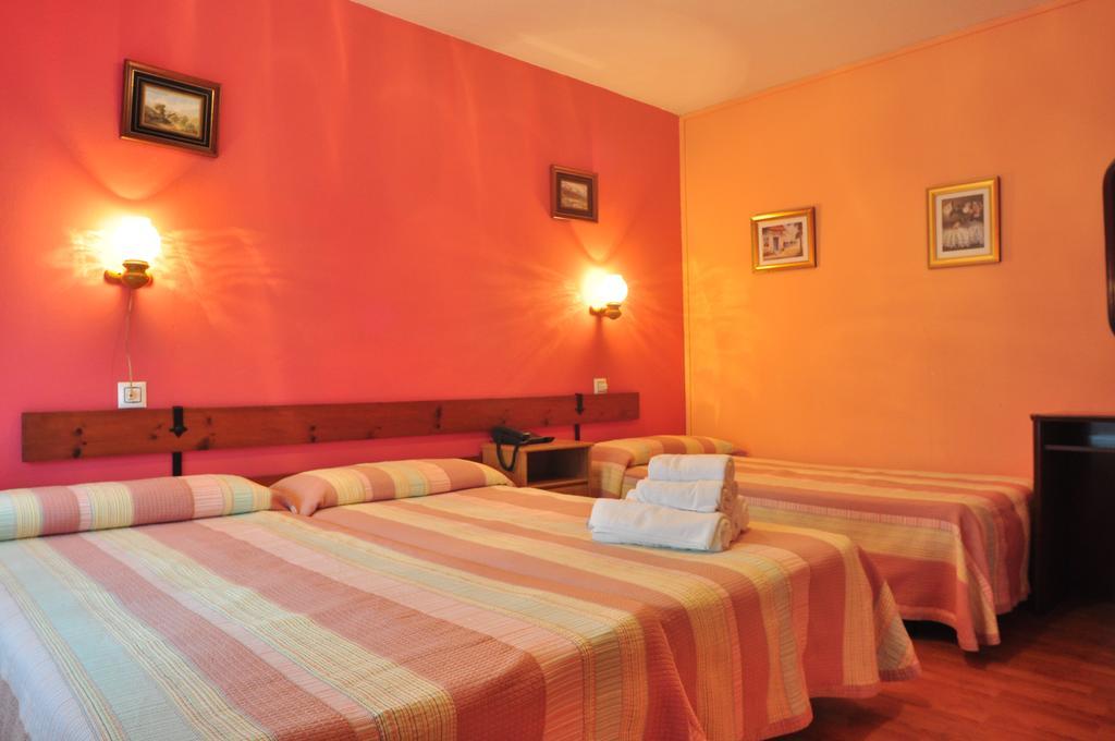 San Roque del Acebal Hostal Europa מראה חיצוני תמונה