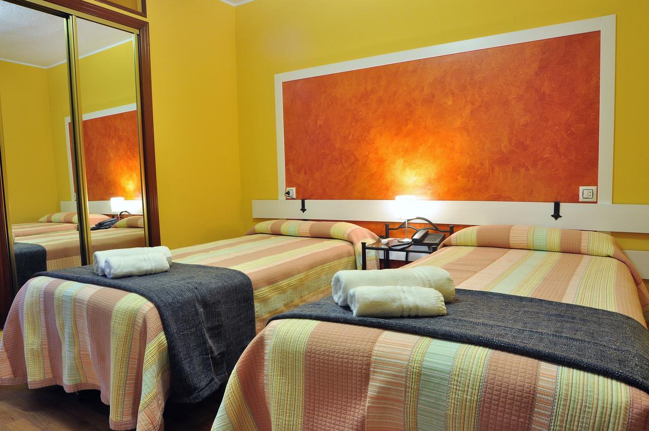 San Roque del Acebal Hostal Europa מראה חיצוני תמונה